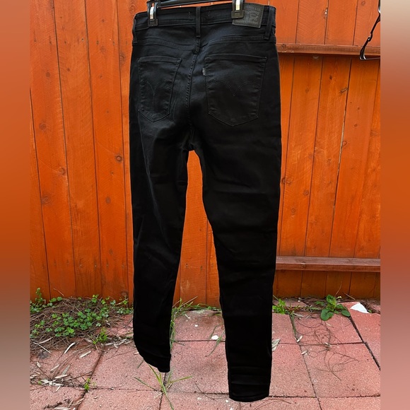 Levi’s 721 High-Rise Skinny Jeans in Soft Black, Size 30 - Picture 2 of 4